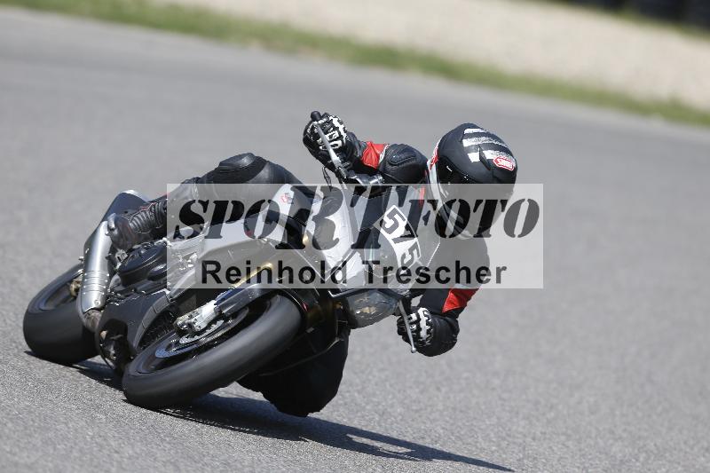 /45 10.08.2025 Plüss Moto Sport ADR/Einsteiger/575